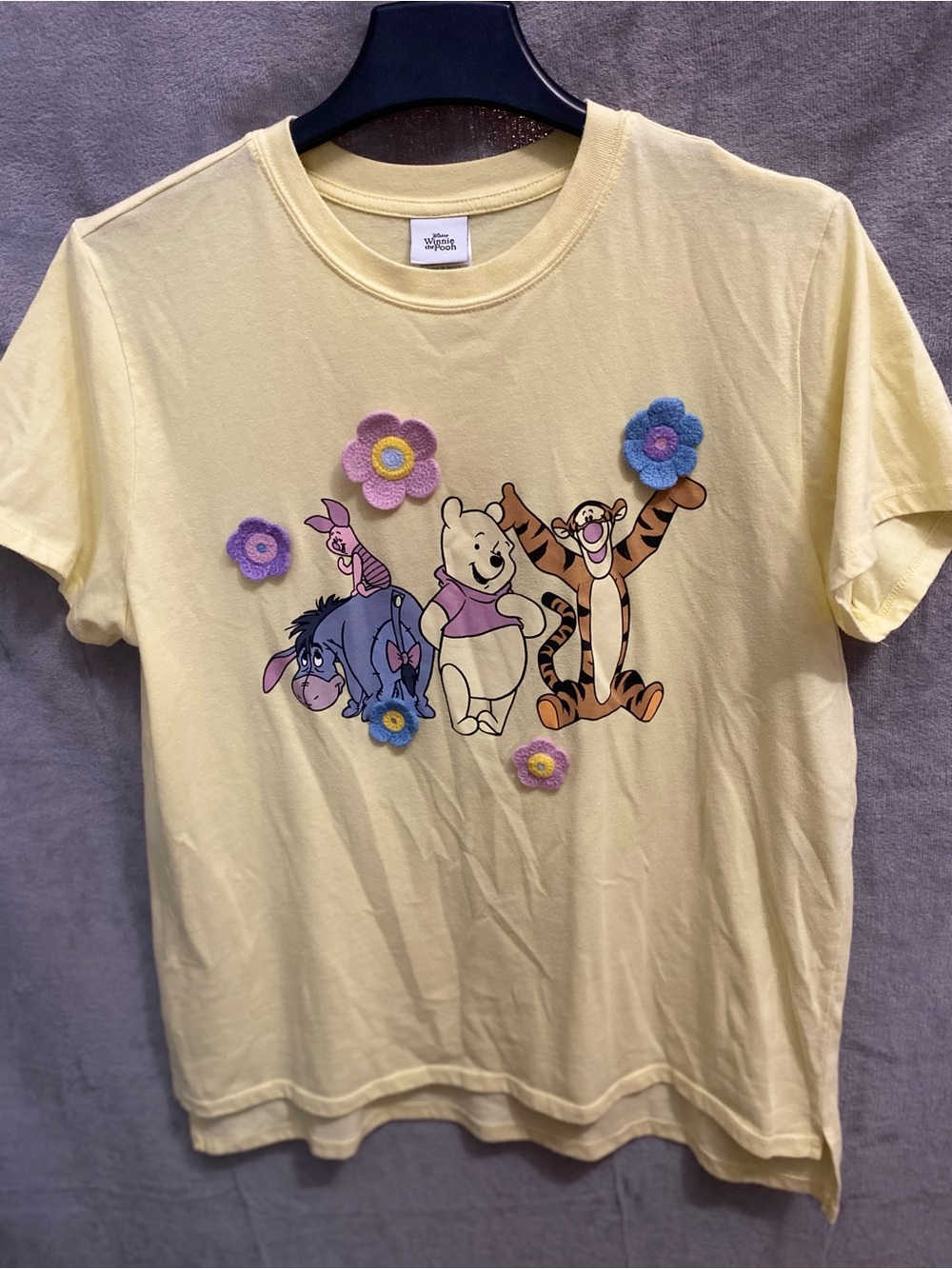 Disney Winnie the Pooh and friends Crochet Flowers T-Shirt Women’s Size M Yellow